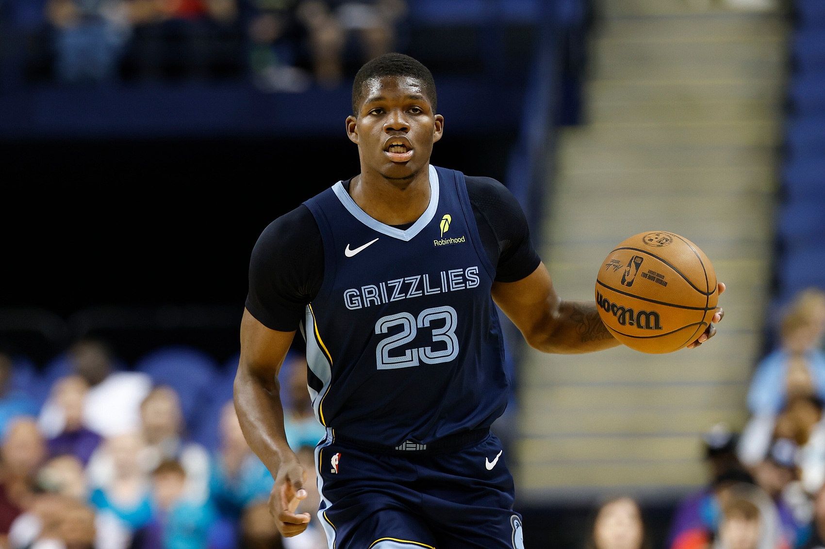 表现略胜小杨一筹！科沃德12中5得11分6板3助1盖帽