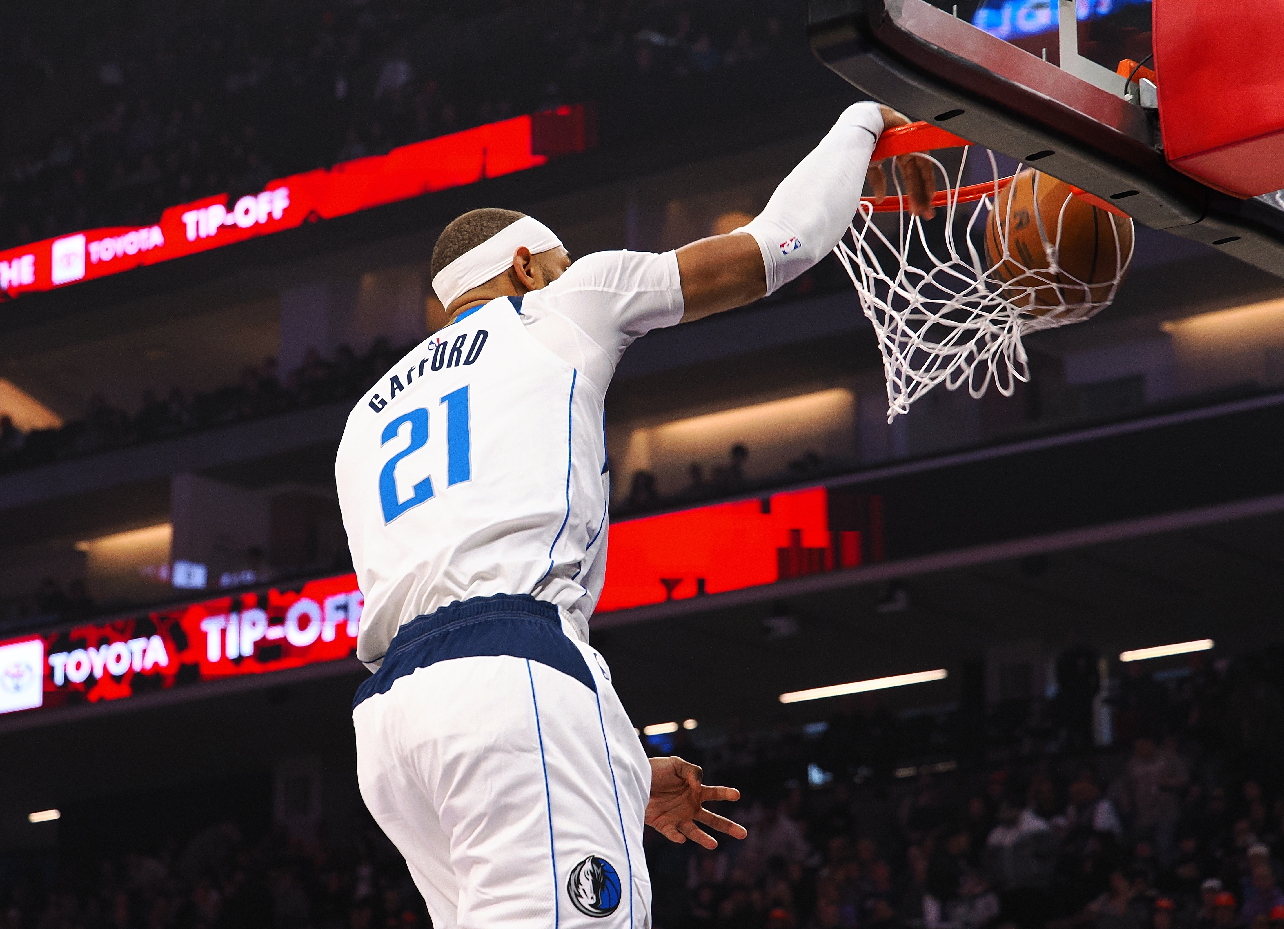 开云平台-明天独行侠迎战湖人 加福德&amp;瑞安·内姆哈德大概率出战